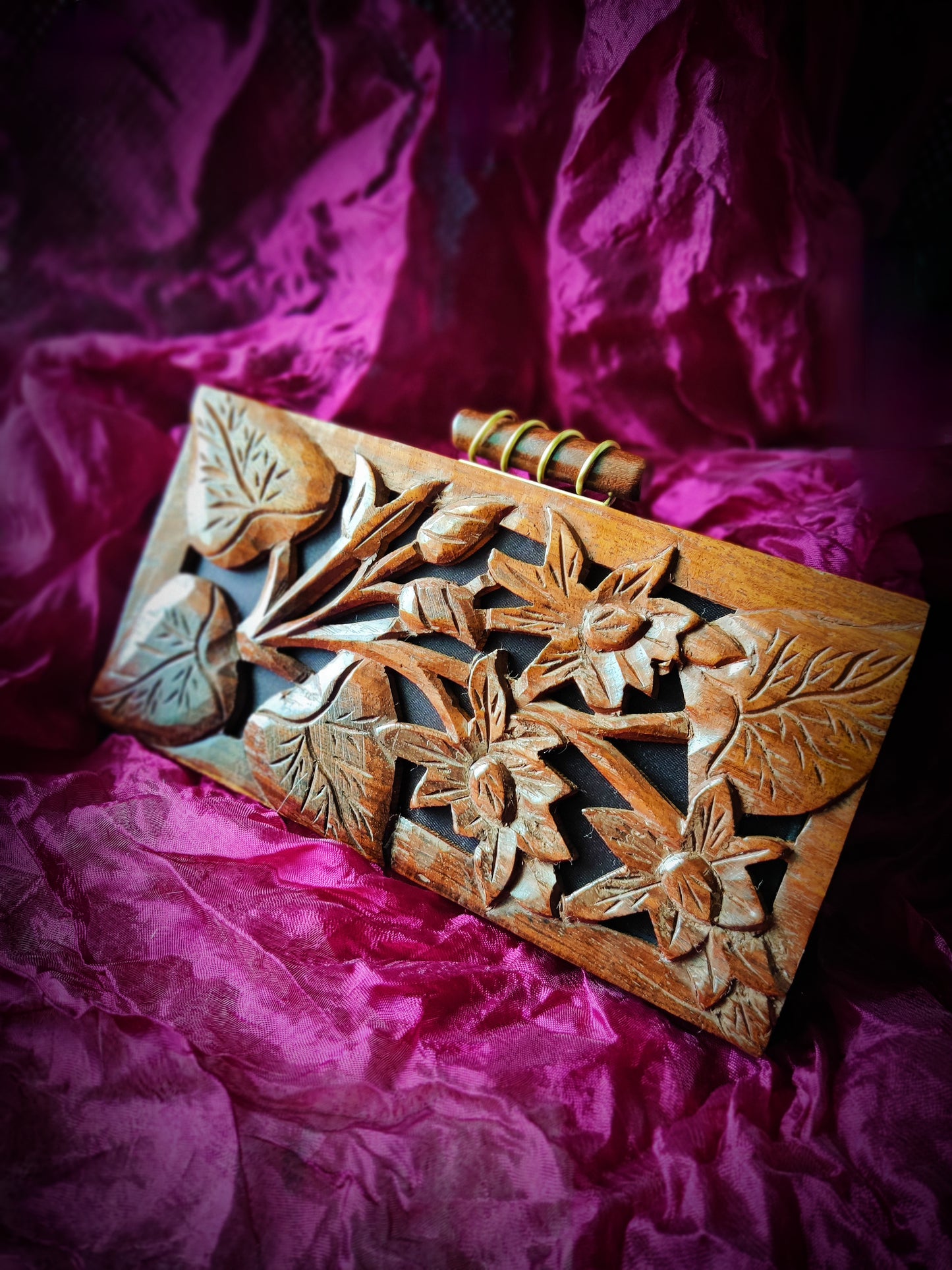 The Royal Hand carved 3D Tropical clutch in Sheesham Wood