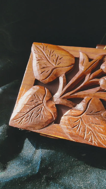 The Royal Hand carved 3D Tropical clutch in Sheesham Wood