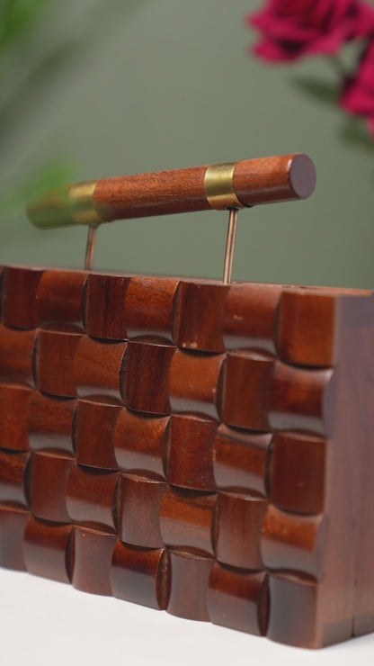 The Royals Checkered handbag in Acacia wood