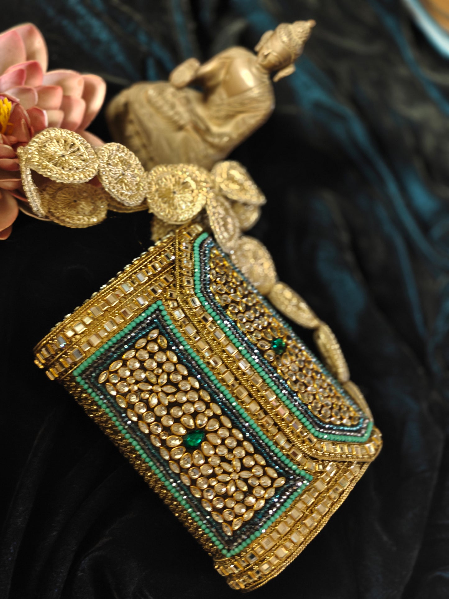 Sheesh Mahal Noor Bag In Kundan and Glass
